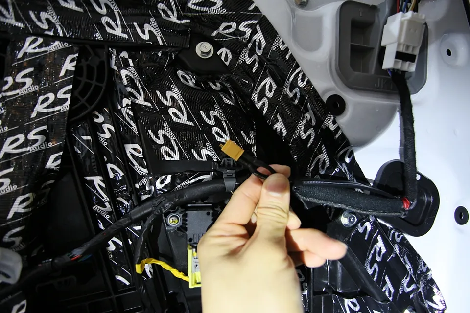 Genesis GV70 car audio - Genesis GV70 Car Audio Upgrade: AVI Premium Speakers photo 7