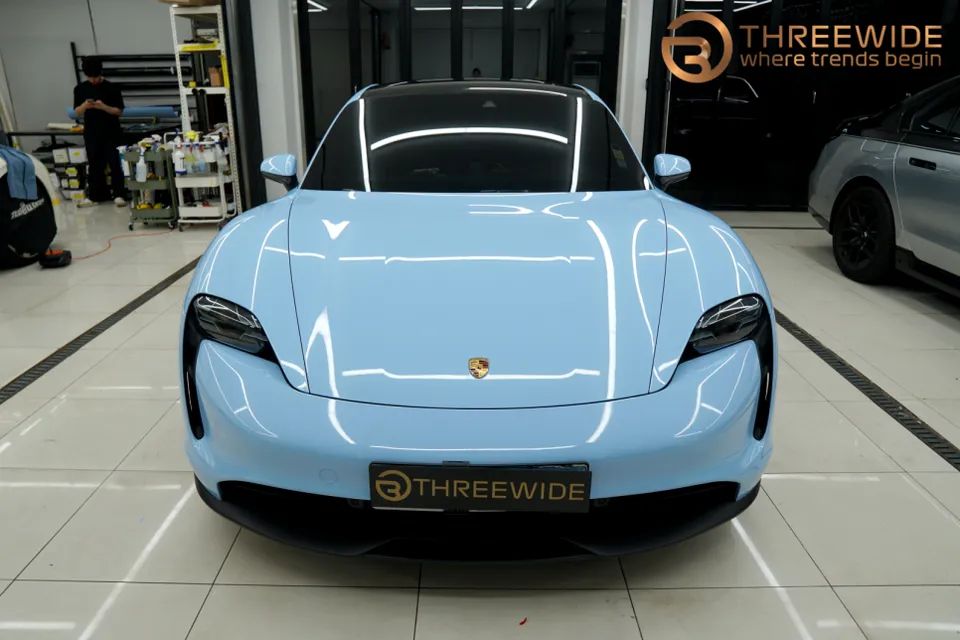 Porsche Taycanのカーラッピング事例|費用目安・仕上がり 施工写真 3-1