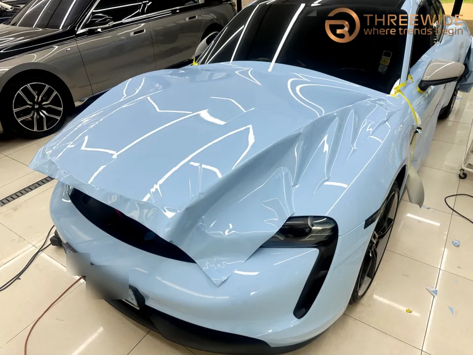 Porsche Taycanのカーラッピング事例|費用目安・仕上がり 施工写真 3-3