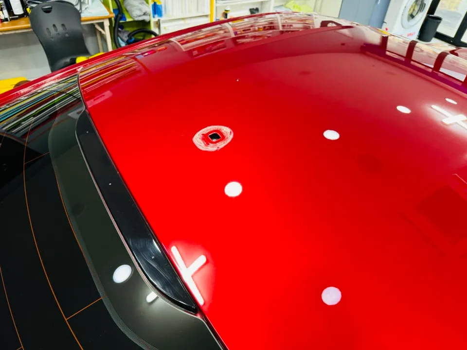 Ford Mustangのカーラッピング事例|バイパーラインで個性を演出 施工写真 1-3