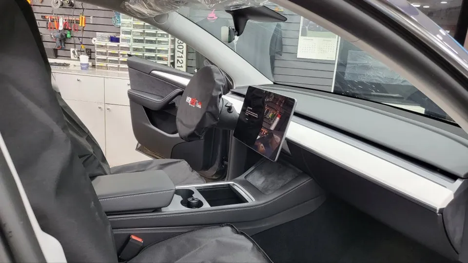 Tesla Model Y PPF施工事例｜費用目安と仕上がり 施工写真 3-1
