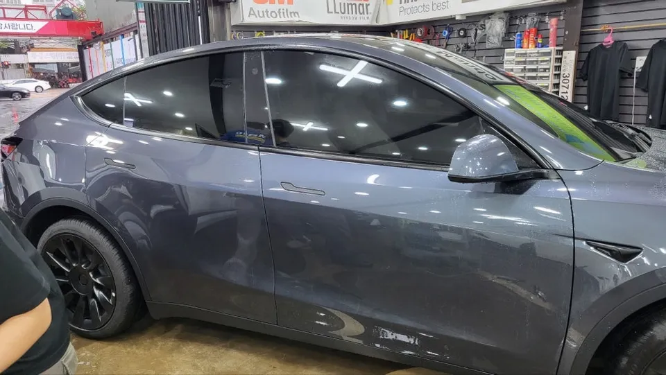 Tesla Model Y PPF施工事例｜費用目安と仕上がり 施工写真 2-2