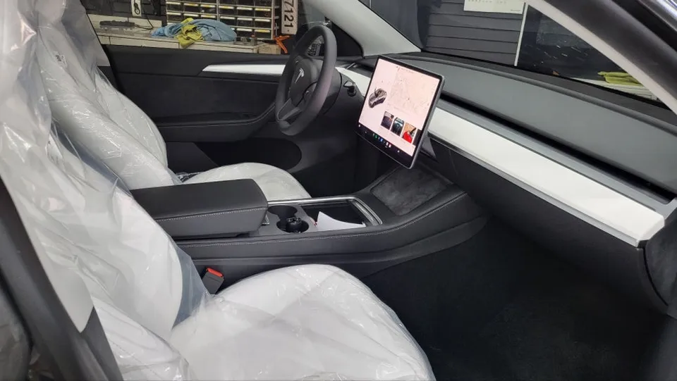 Tesla Model Y PPF施工事例｜費用目安と仕上がり 施工写真 1-3