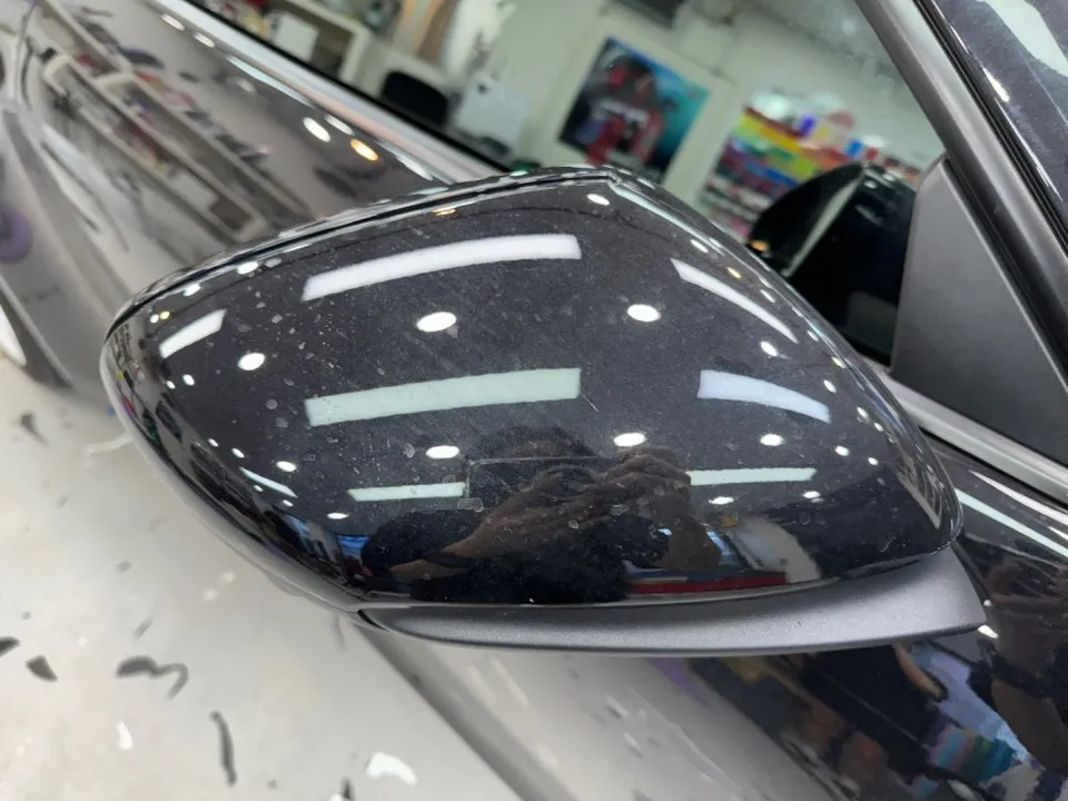 ポルシェ 911のカーラッピング事例|エバーリー製パールホワイト 施工写真 1-3