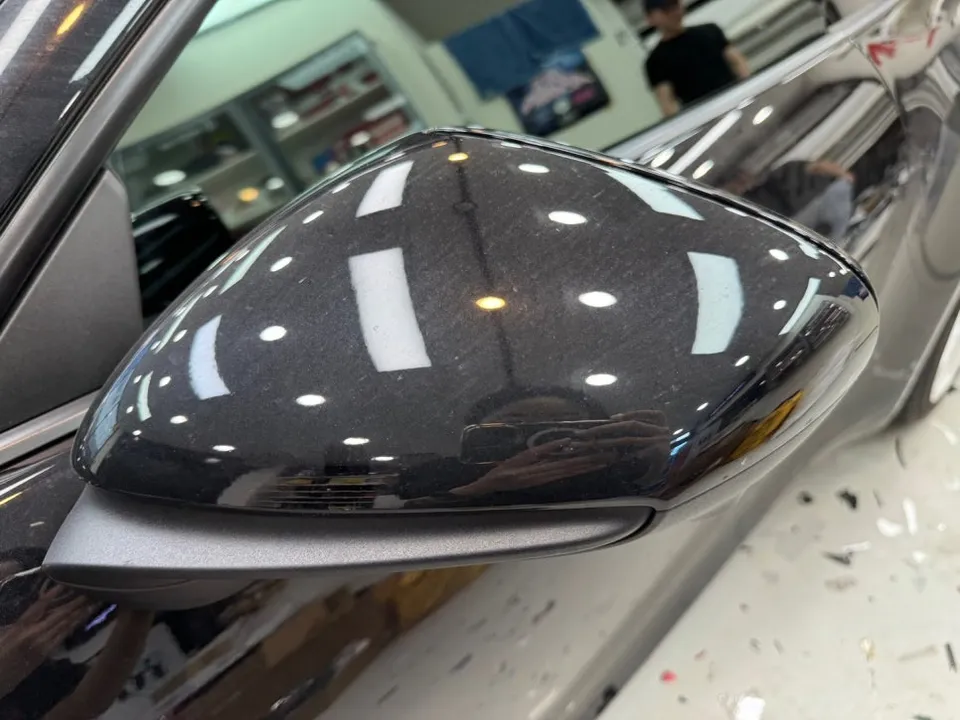 ポルシェ 911のカーラッピング事例|エバーリー製パールホワイト 施工写真 2-3