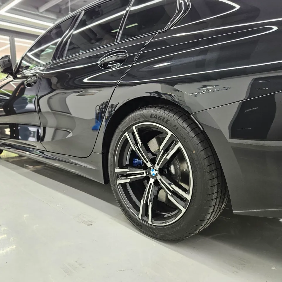 BMW 3 Series G20 カーラッピング事例|費用目安・仕上がり 施工写真 3-1