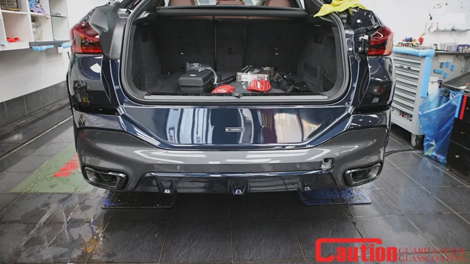 BMW X6 PPF施工事例|費用目安と仕上がり 施工写真 1-2