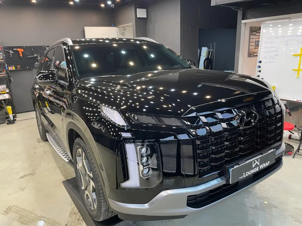Hyundai Palisade Vinyl Wrap Review: Chrome Delete for a Sleek Loo