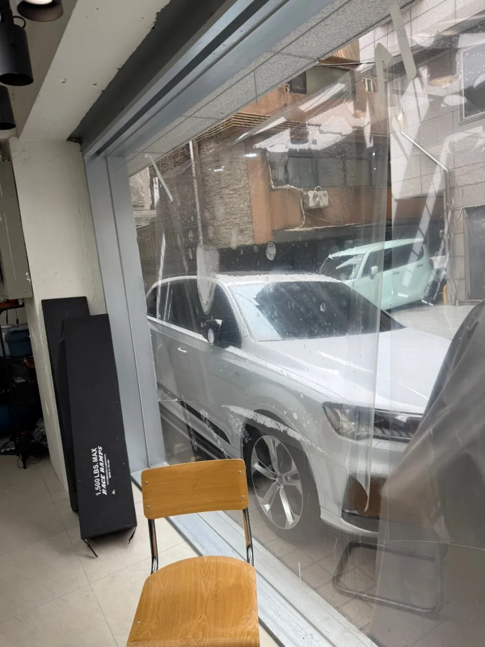 Tesla Model YのPPF施工事例｜飛び石対策と仕上がり 施工写真 1-1
