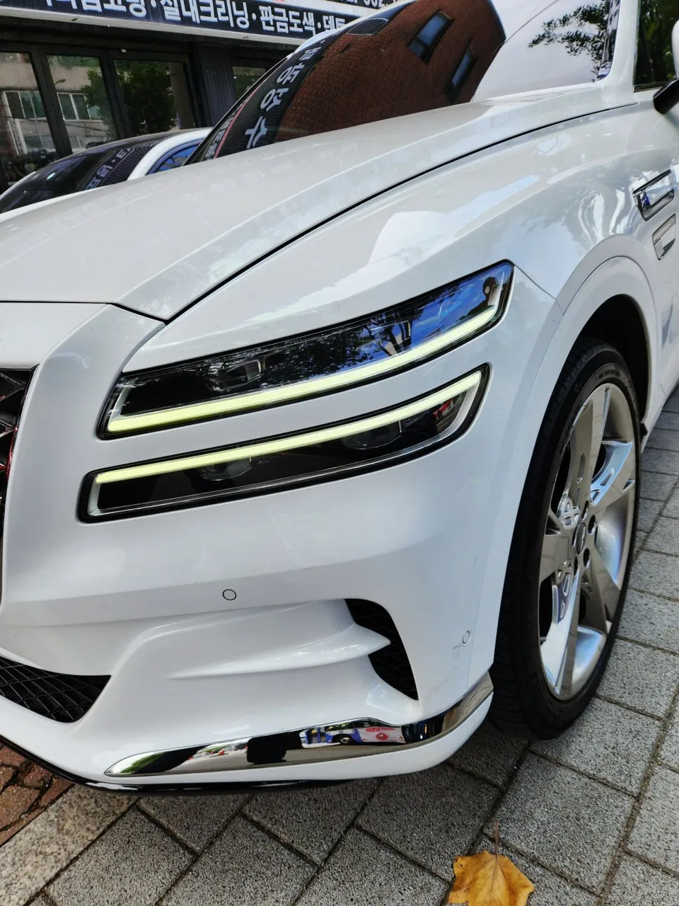 Genesis GV80 body repair - Genesis GV80 Body Repair & Painting Review photo 3