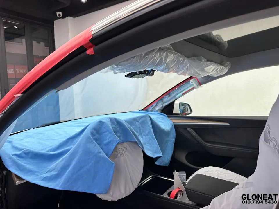 Tesla Model Yのカーフィルム施工事例|費用目安・仕上がり 施工写真 3-2