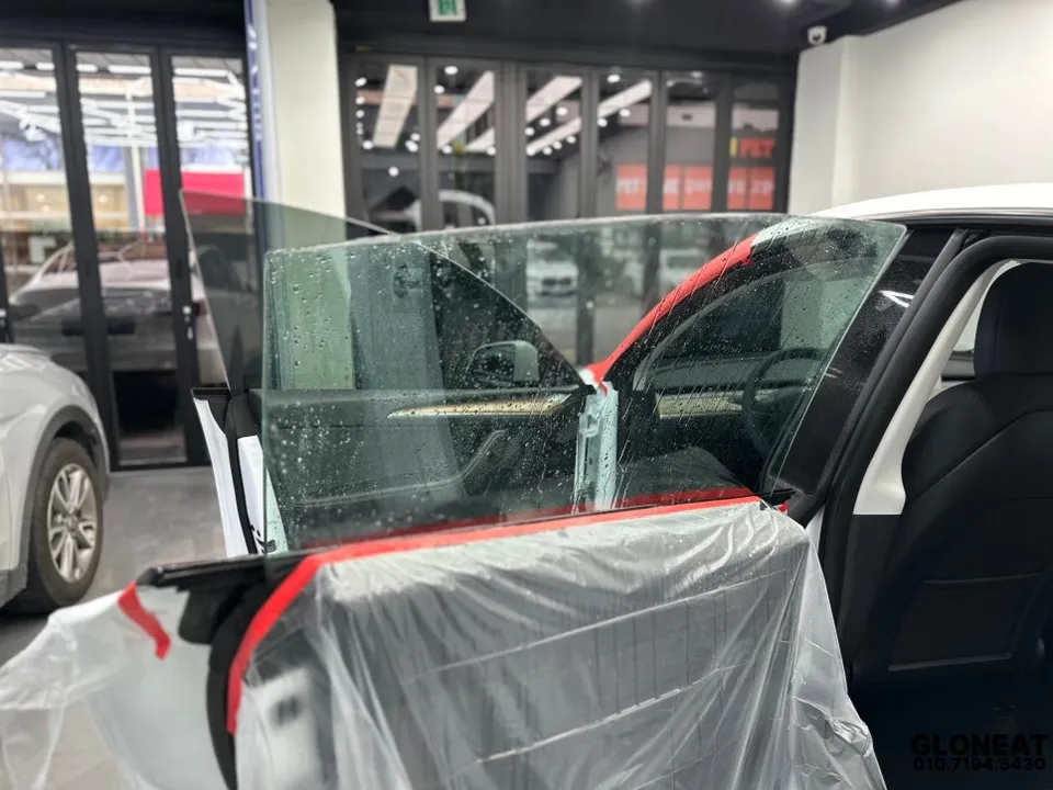 Tesla Model Yのカーフィルム施工事例|費用目安・仕上がり 施工写真 2-3