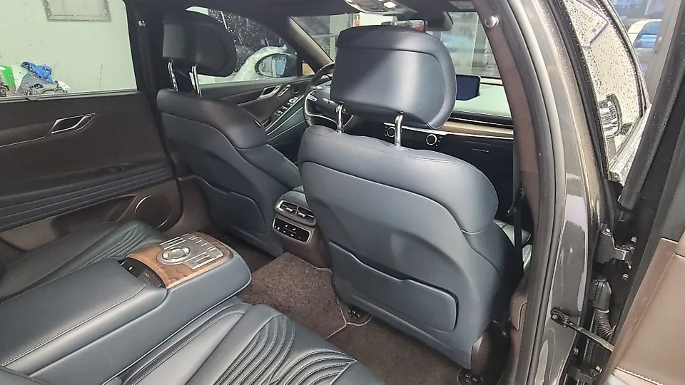 Genesis G80 Rear Seat Monitor Installation Review photo 2