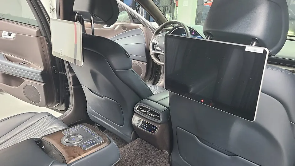 Genesis G80 oem options - Genesis G80 Rear Seat Monitor Installation Review photo 4