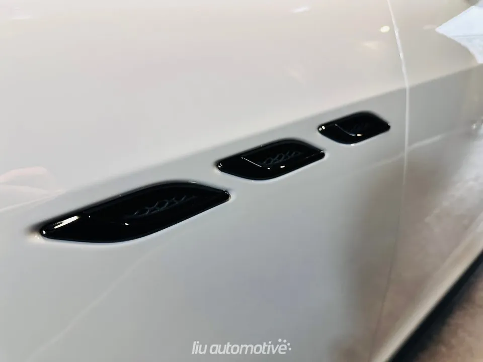 Maserati Ghibliのカーラッピング事例｜費用目安・仕上がり 施工写真 3-2
