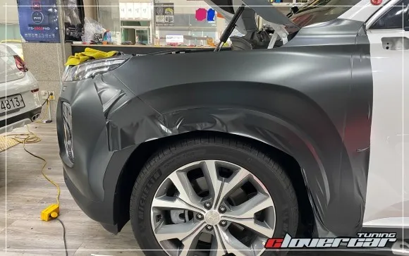Hyundai Palisadeのカーラッピング事例｜サテンブラックロックグレー 施工写真 1-2