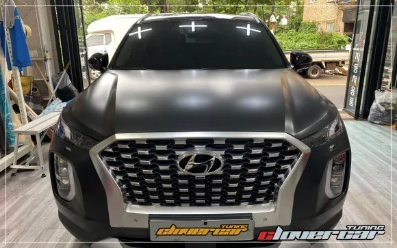 Hyundai Palisadeのカーラッピング事例｜サテンブラックロックグレー 施工写真 4-2