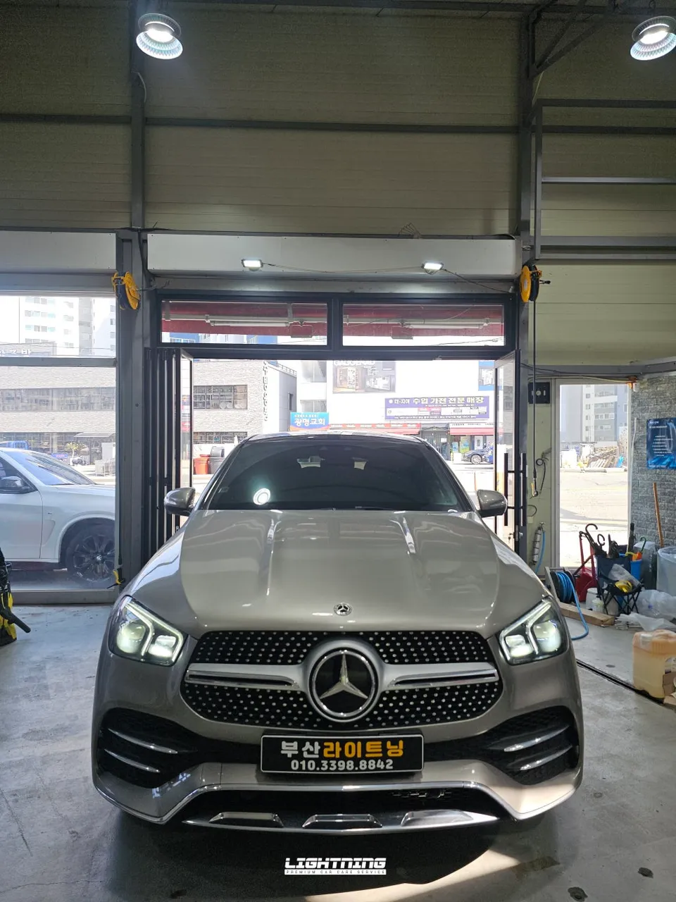 Mercedes-Benz GLE dash cam navigation - Mercedes-Benz GLE Dashcam & Navigation Review — Premium Installat photo 3