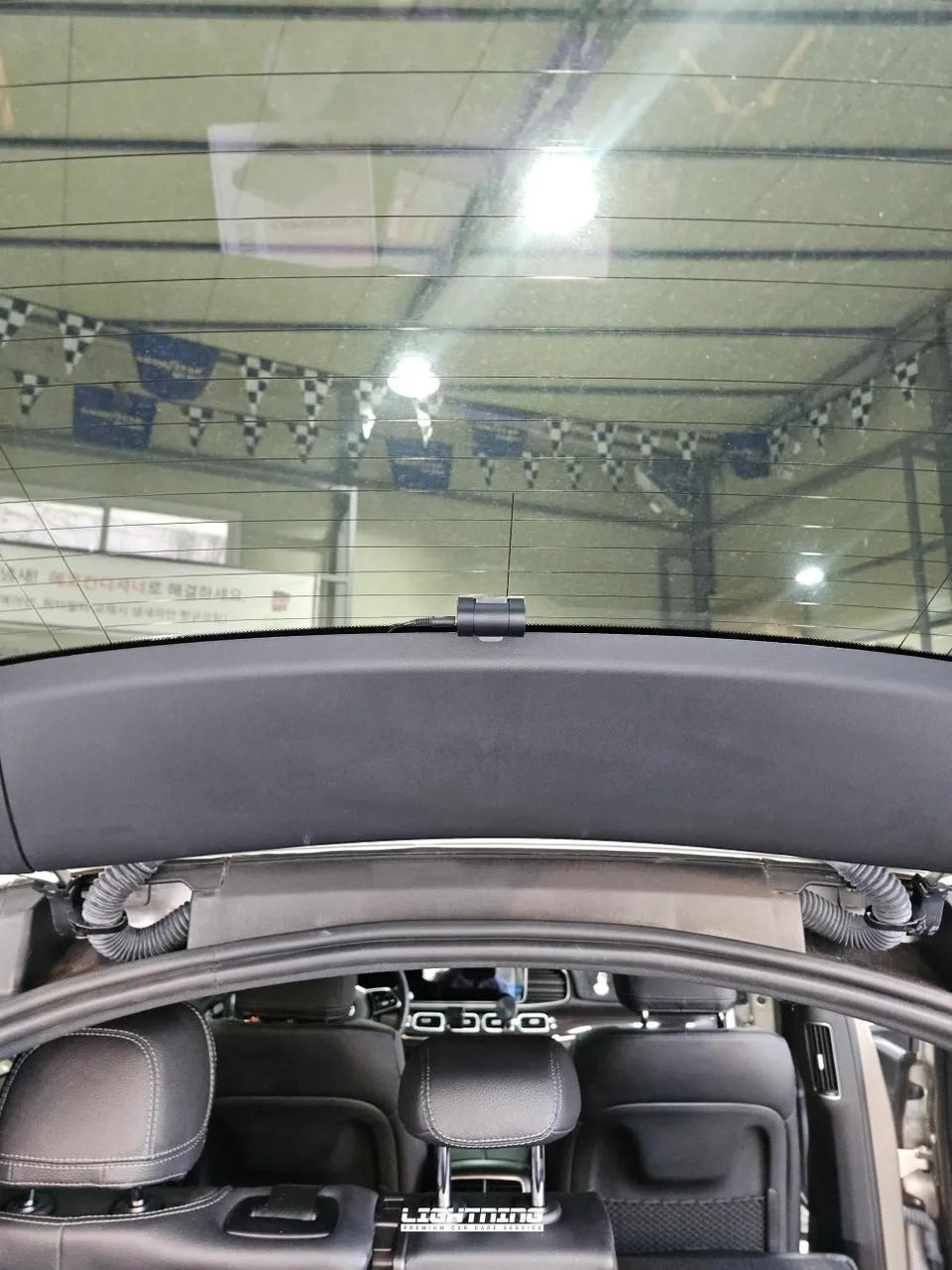 Mercedes-Benz GLEのドラレコ取付事例|費用目安・仕上がり 施工写真 3-3