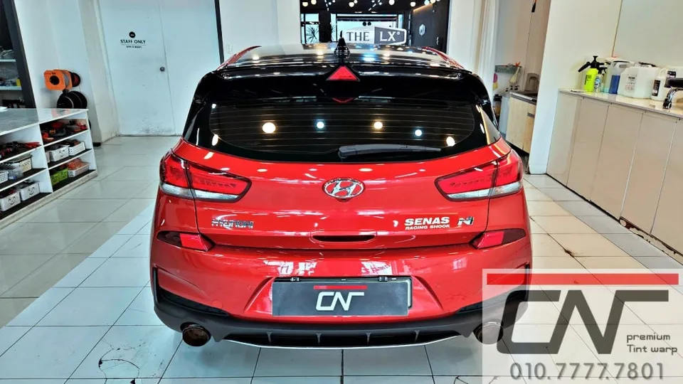Hyundai i30のカーラッピング事例|費用目安・仕上がり 施工写真 1-2