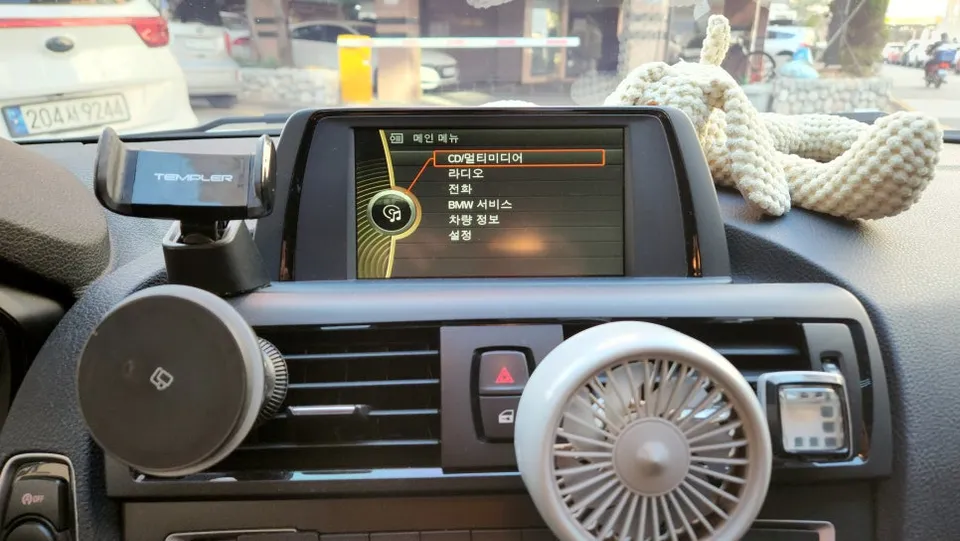 BMW 1 Series F20 oem options installation result