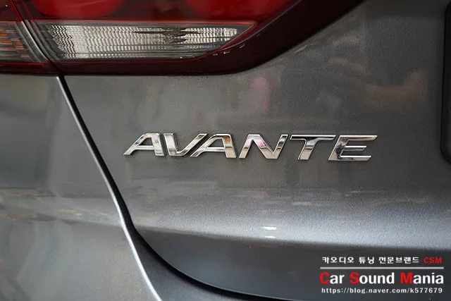 Hyundai Elantra ADのドラレコ取付事例|韓国での施工目安 施工写真 2-1