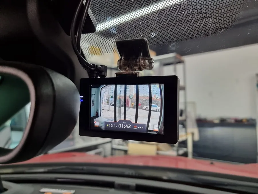 MINI Clubmanのドラレコ取付事例|費用目安と仕上がり 施工写真 4-2
