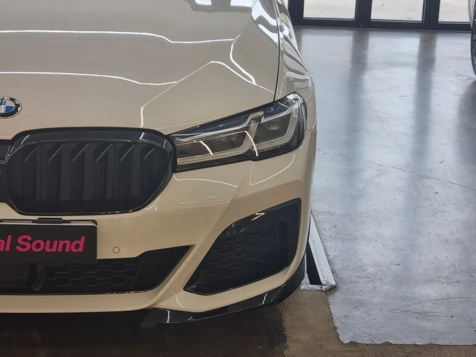 BMW 5 Series G30 ambient lighting - BMW 5 Series G30 Ambient Lighting Review: Cost & Results photo 3