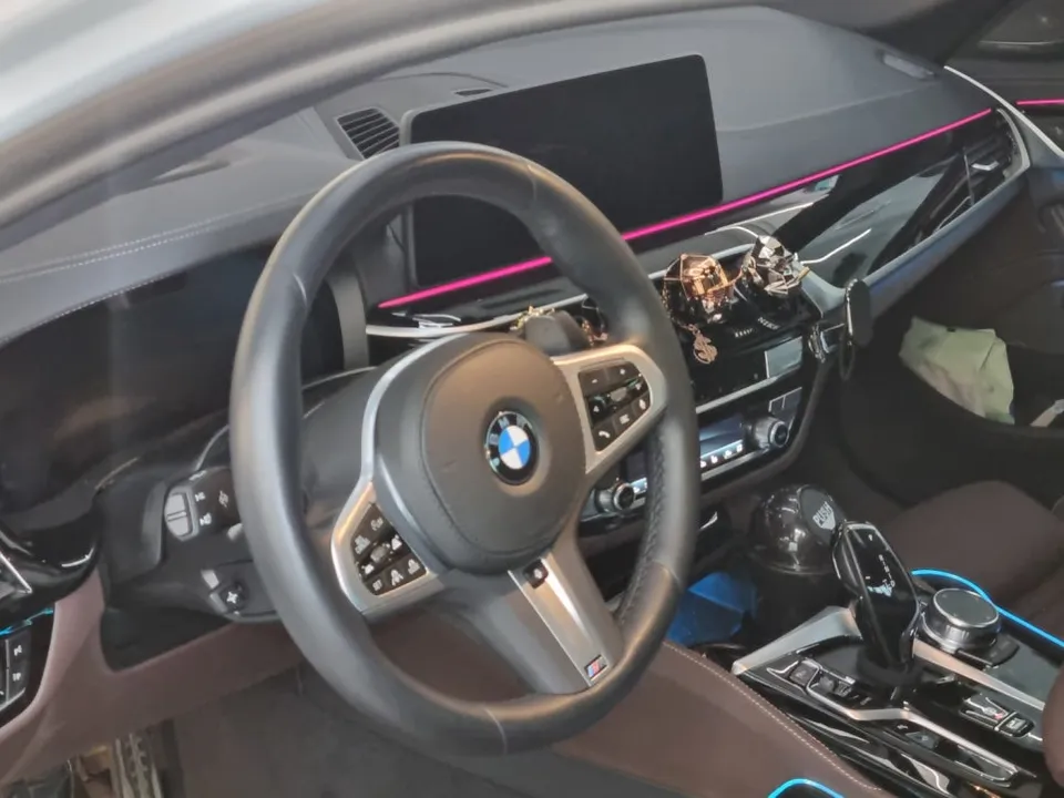BMW 5 Series G30 ambient lighting - BMW 5 Series G30 Ambient Lighting Review: Cost & Results photo 4