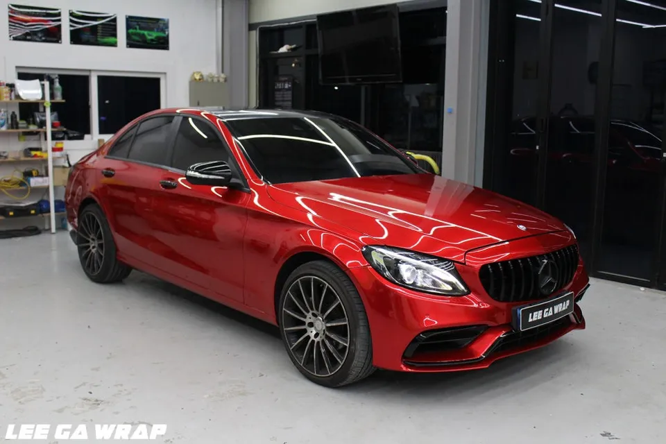 Mercedes-Benz Cクラスのカーラッピング事例|費用目安・仕上がり 施工写真 2-3