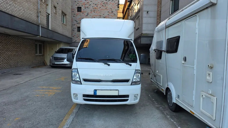 Kia Bongo 3 ambient lighting installation result