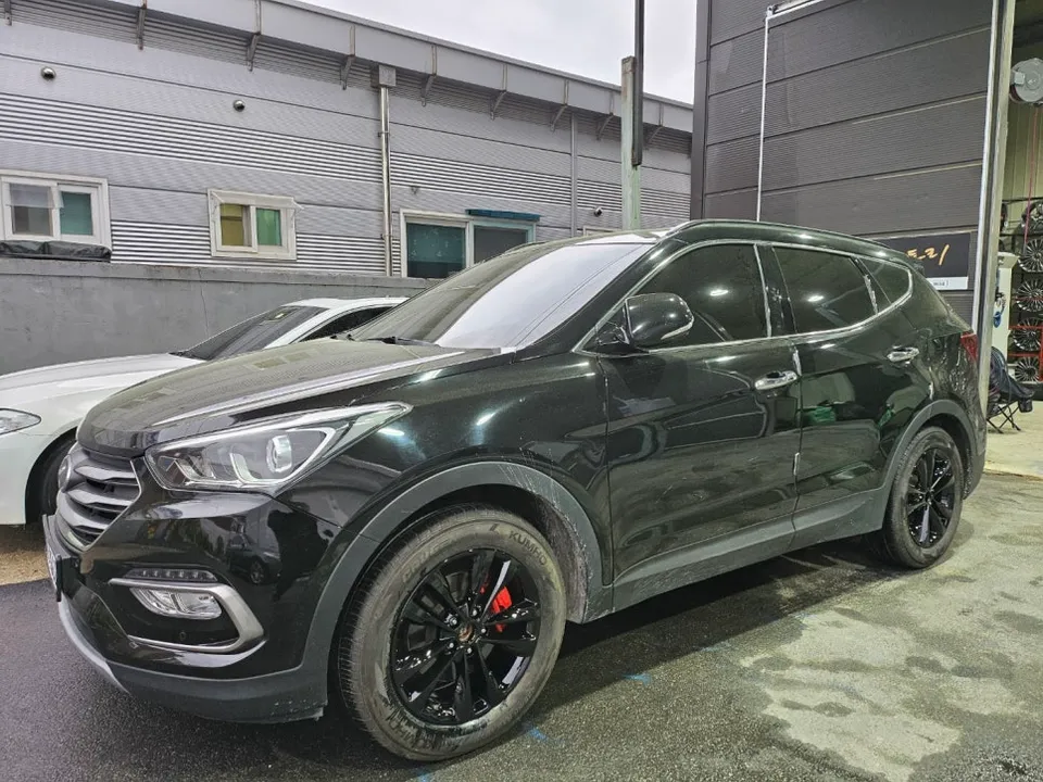 Hyundai Santa Feのホイールリペア・塗装事例 施工写真 3-2