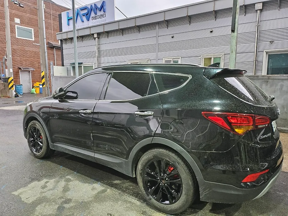 Hyundai Santa Feのホイールリペア・塗装事例 施工写真 4-2