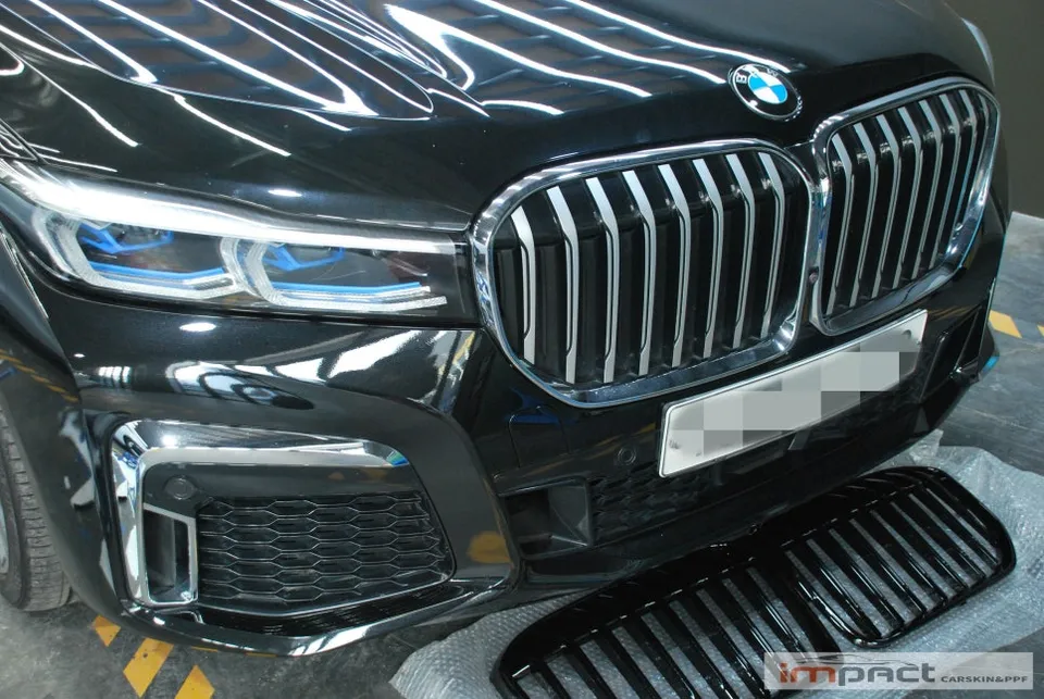 BMW 7 Seriesのカーラッピング事例|クロームをブラックアウト 施工写真 1-2