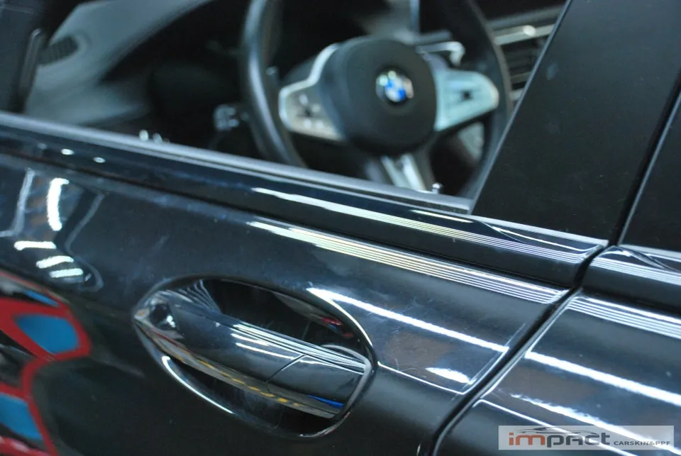 BMW 7 Seriesのカーラッピング事例|クロームをブラックアウト 施工写真 3-3