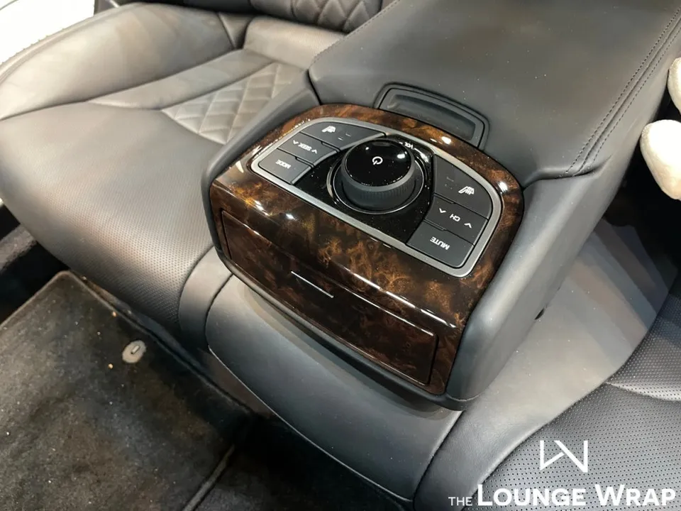 Hyundai Aslanのカーラッピング事例|費用目安・仕上がり 施工写真 3-3