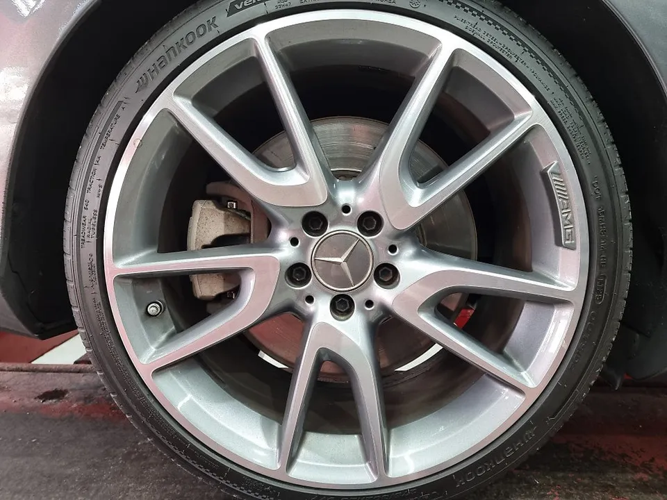 Mercedes-Benz E-Class wheel repair - Mercedes-Benz E-Class Wheel Repair & Painting Review photo 3