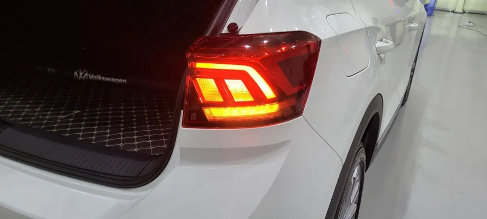 Volkswagen Jetta ambient lighting - Volkswagen Jetta Ambient Lighting Review — Enhanced Interior Mood photo 4