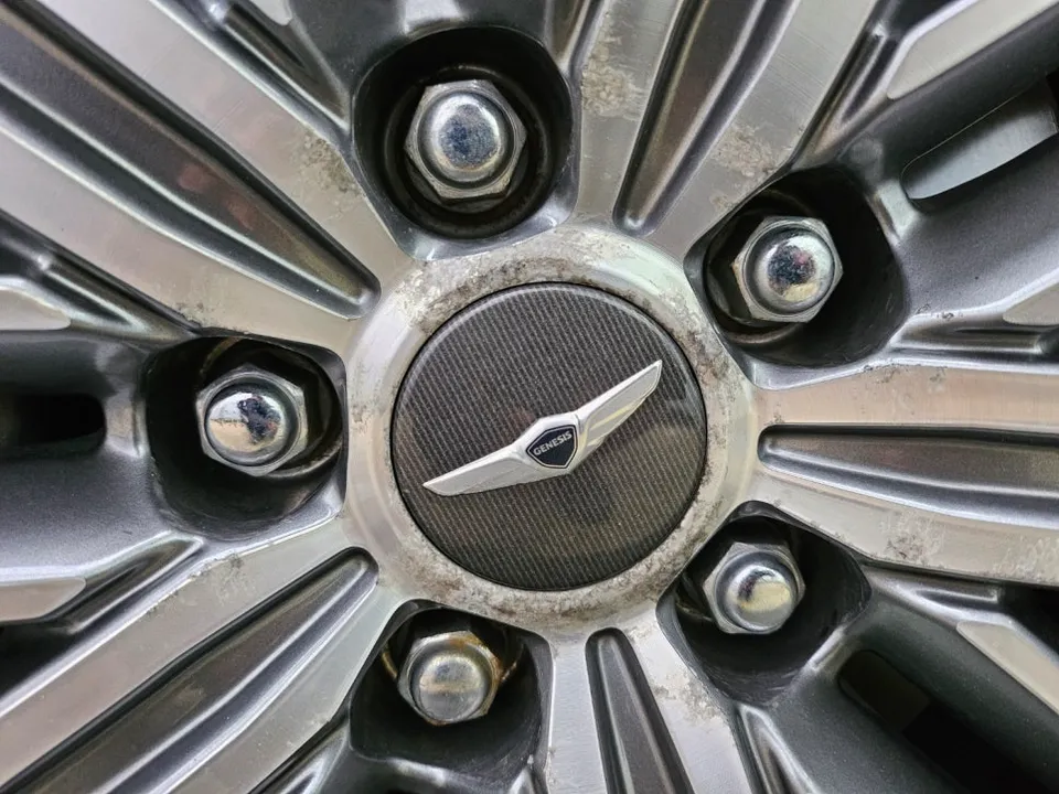 Genesis G80 wheel repair installation result