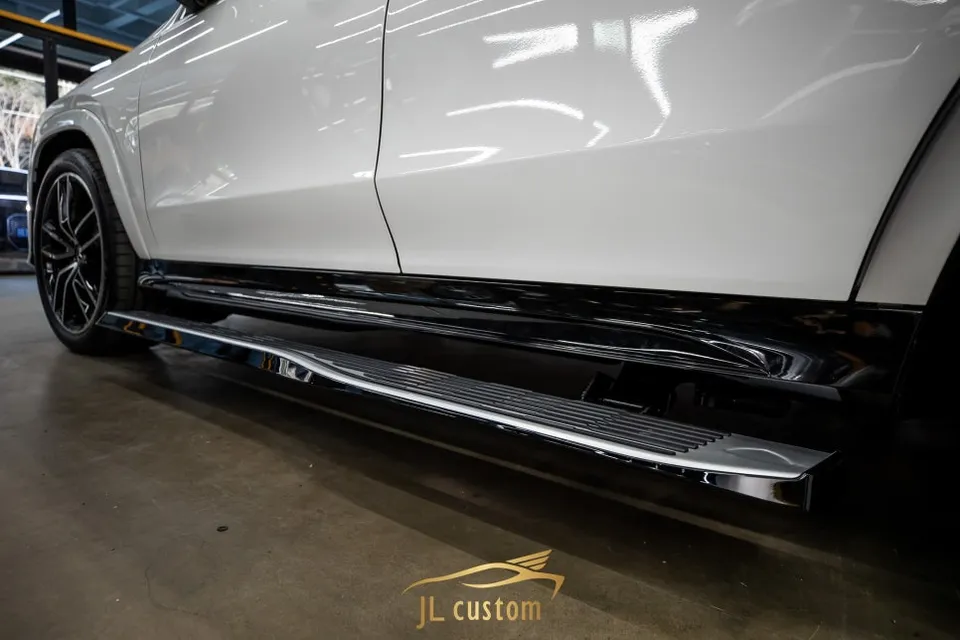 Mercedes-Benz GLS ambient lighting - Mercedes-Benz GLS Ambient Lighting Review: Mood Lighting Upgrade photo 7
