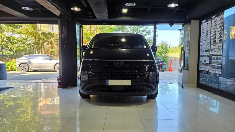 Kia Staria body kit installation result