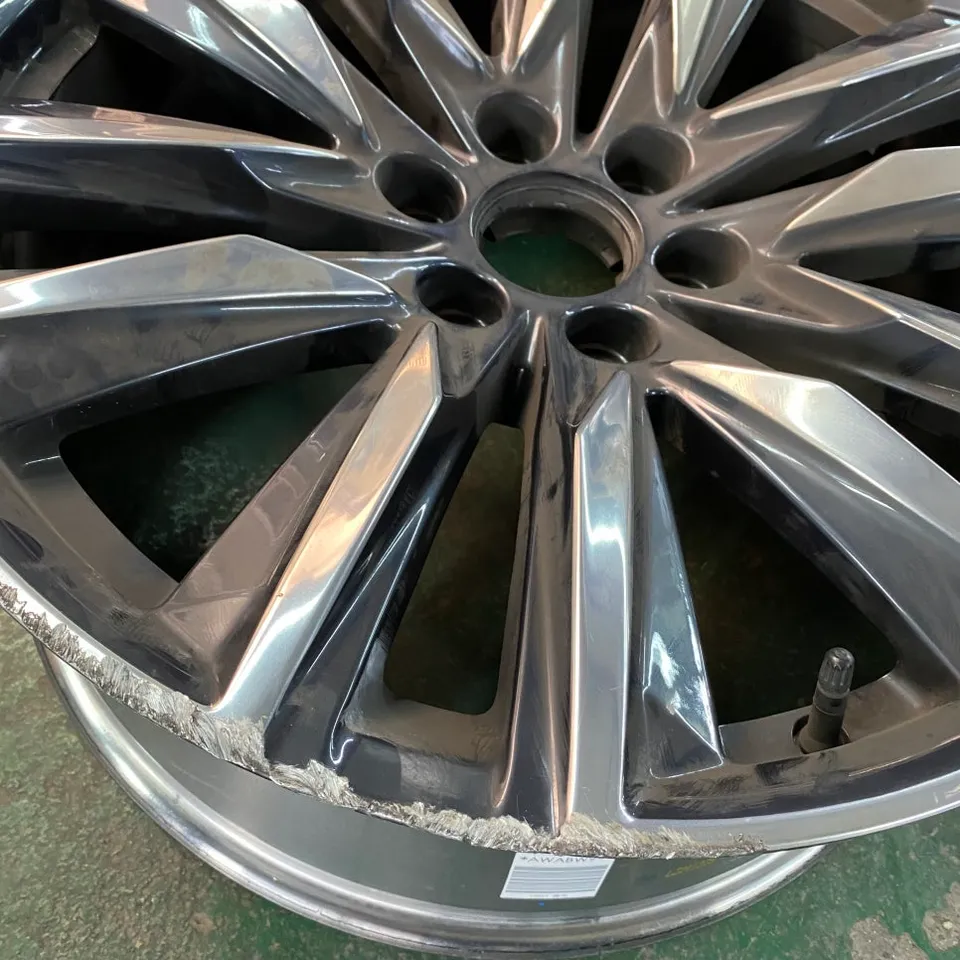 Cadillac Escalade Wheel Repair & Painting Review - Restored to Pe photo 2