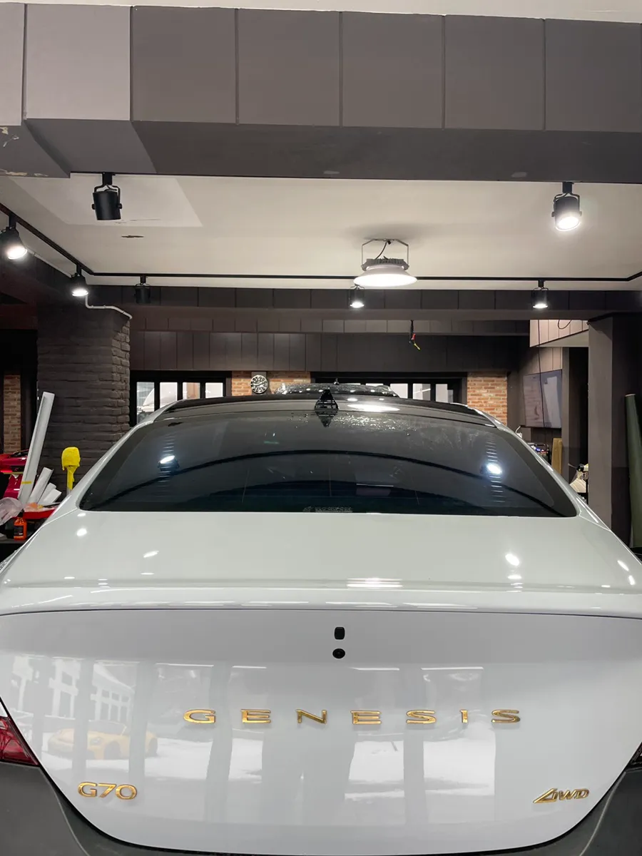 Genesis G70のカーラッピング事例|費用目安・仕上がり 施工写真 2-1