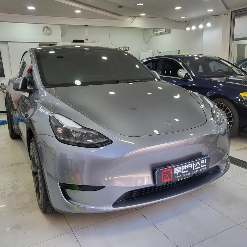 Tesla Model Yのカーラッピング事例|実例と費用目安 施工写真 2-1