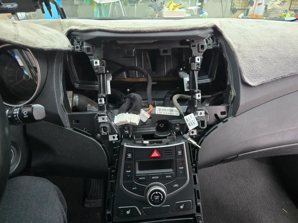Hyundai Elantra PPF施工事例|費用目安と仕上がり 施工写真 2-3