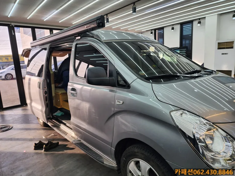 Hyundai Starex dash cam installation result