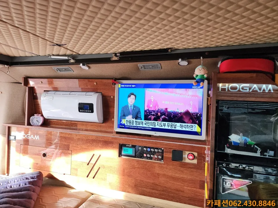 Hyundai Starexのドライブレコーダー取付事例 施工写真 1-3