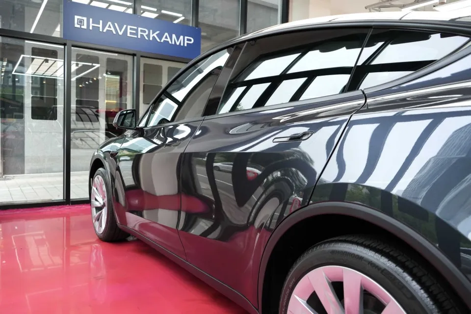 Tesla Model Y window tinting - Tesla Model Y Window Tinting Review - Magenta photo 2
