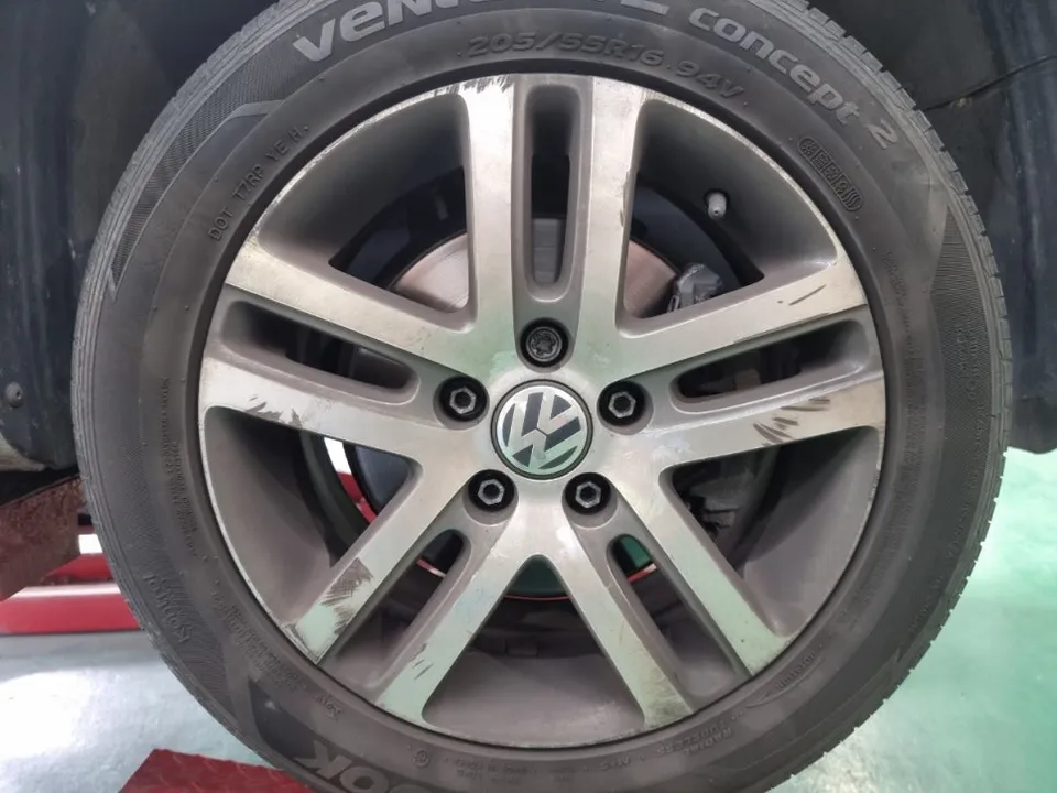 Volkswagen Golfのホイールリペア・塗装事例 施工写真 2-2