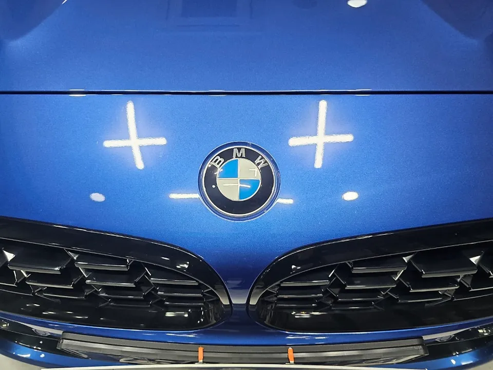 BMW Z4のカーラッピング事例|特別感をプラス 施工写真 2-1